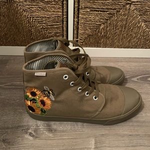 Old Pine Sunflower High Top | BANGS